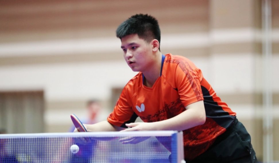 他的胸肌线 他的胸肌线