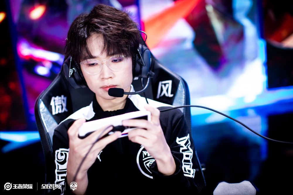 谨慎进取的 谨慎进取的