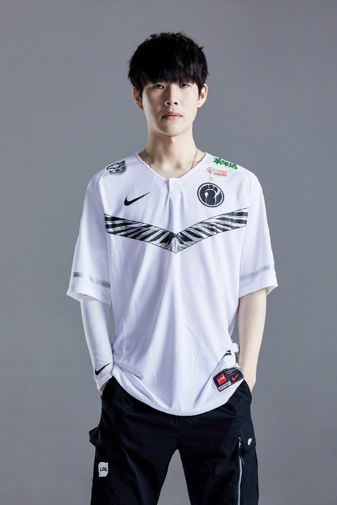 穆阿尼的离 穆阿尼的离